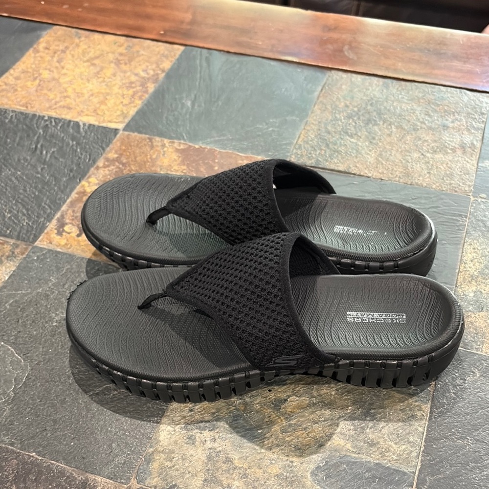 Skechers Black Sandals with Textured Strap and Cushioned Sole